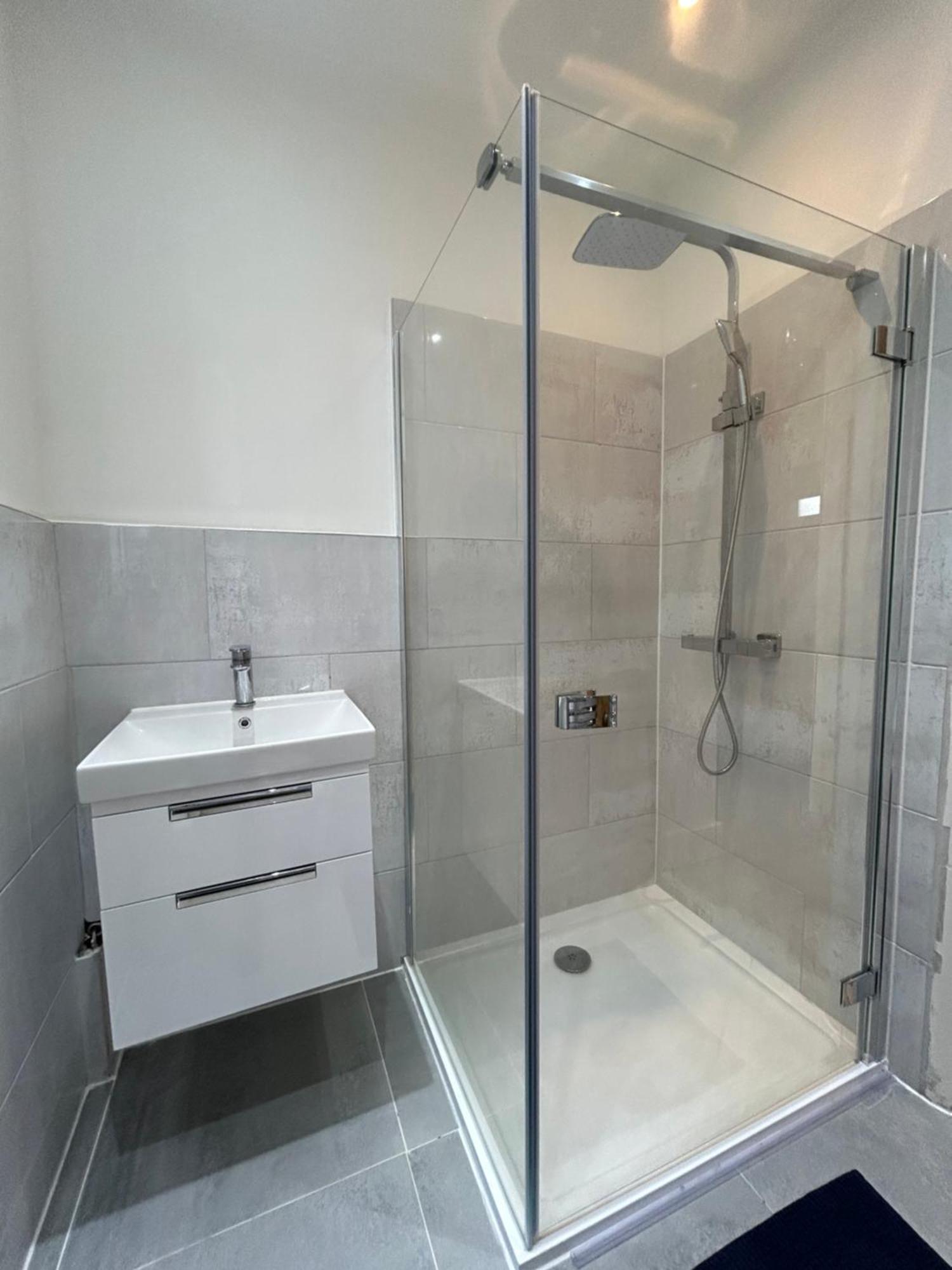 Spacious Battersea Rooms And Apartments Londra Oda fotoğraf