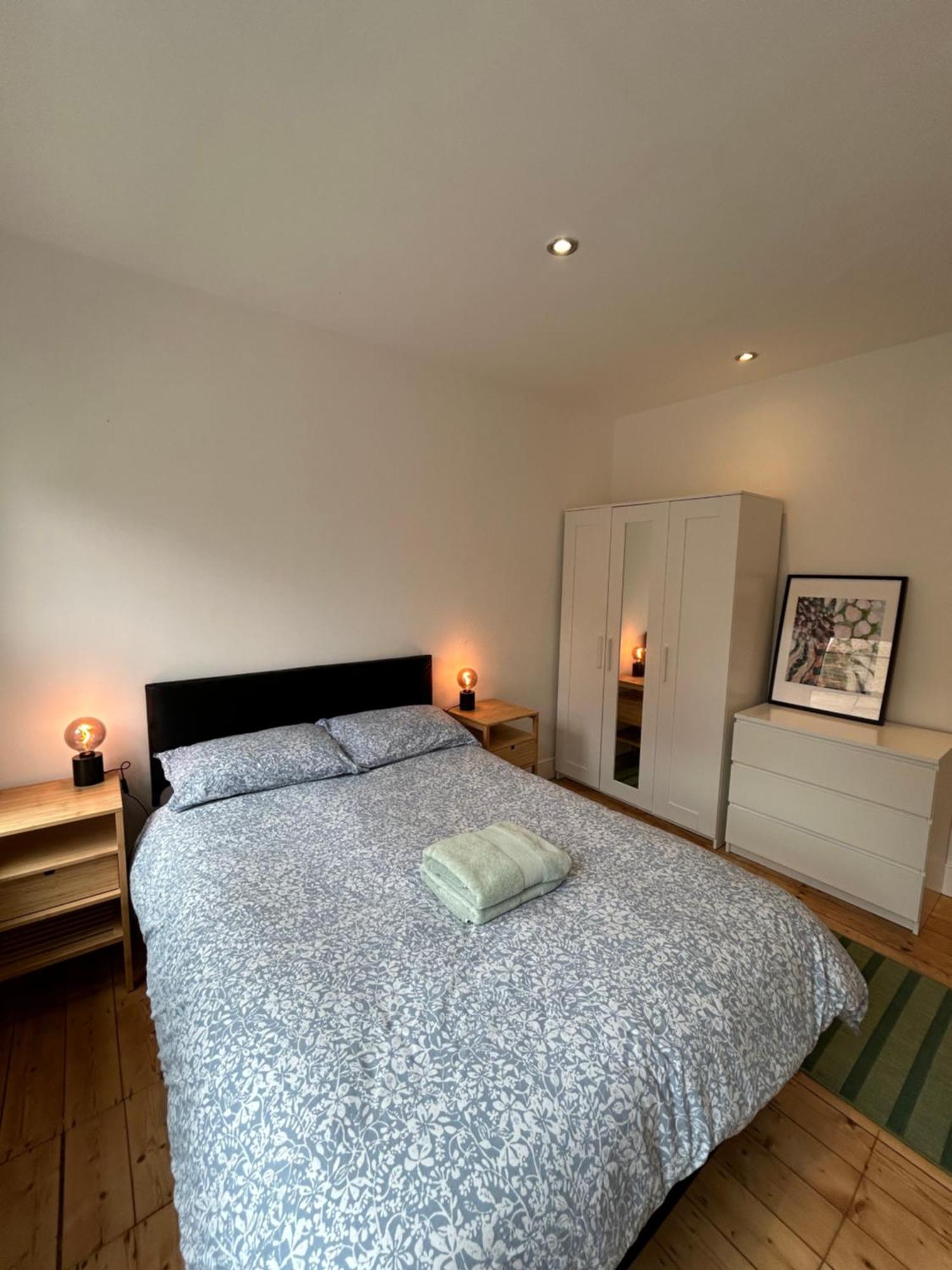 Spacious Battersea Rooms And Apartments Londra Oda fotoğraf
